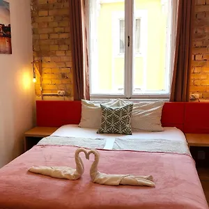 Goodmo Smart & Suits & Aparts Hostel